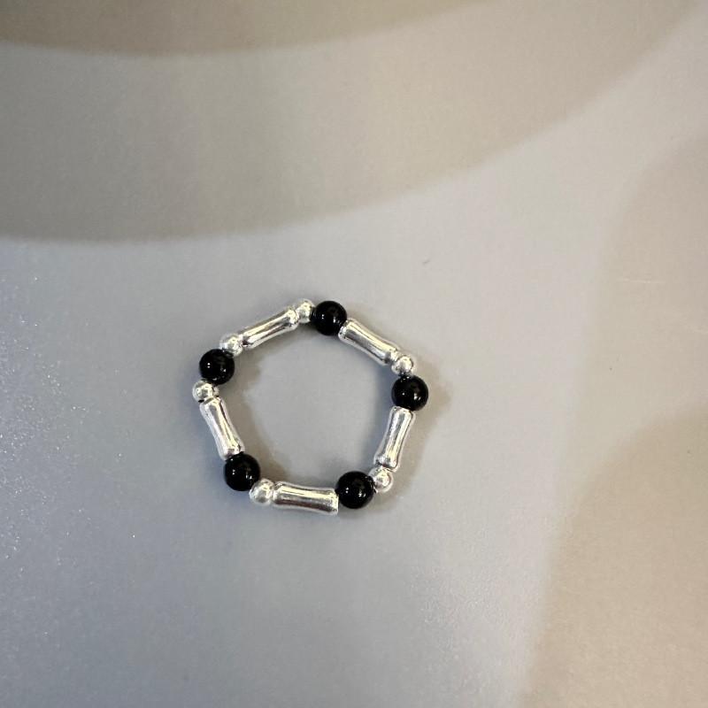 

Korean Pearl Sophisticated And Black Agate Stretch Ring For Women Highend Fashion Accessory For Work J4524