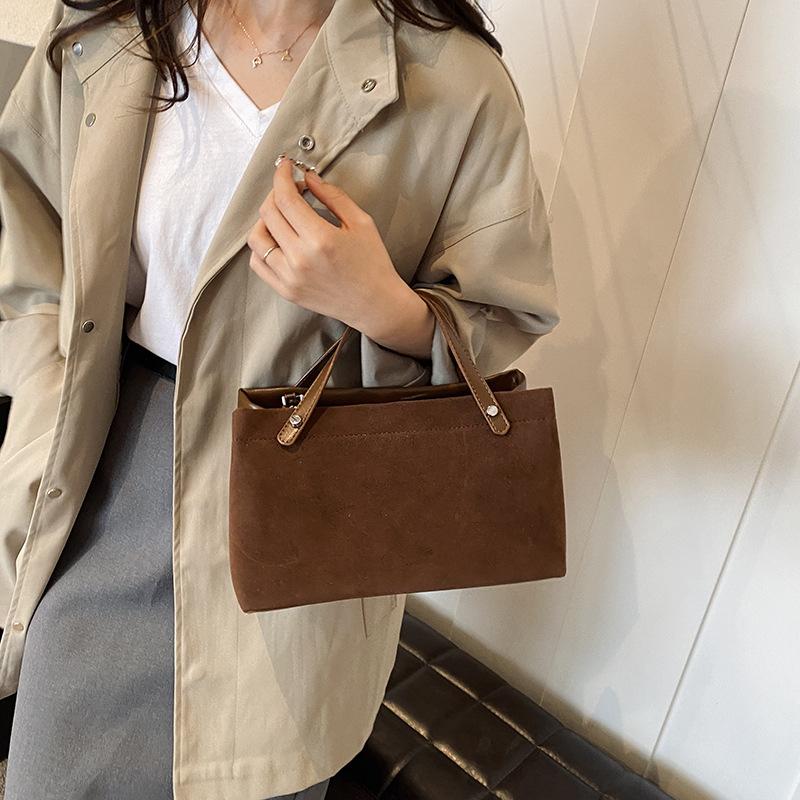 Fashion casual tote bag women's autumn and winter new retro large-capacity shoulder bag textured underarm bag