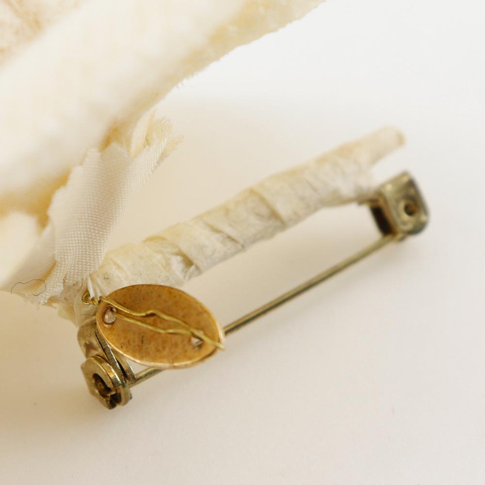 CHANEL corsage Brooch Camelia White cotton 6g Women Used