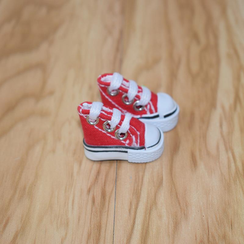 

1 пара мини-тряпичных кукол, парусиновая обувь, обувь для пальцев, милая обувь для скейтборда, грифа для кукольной обуви для брейк-данса красный