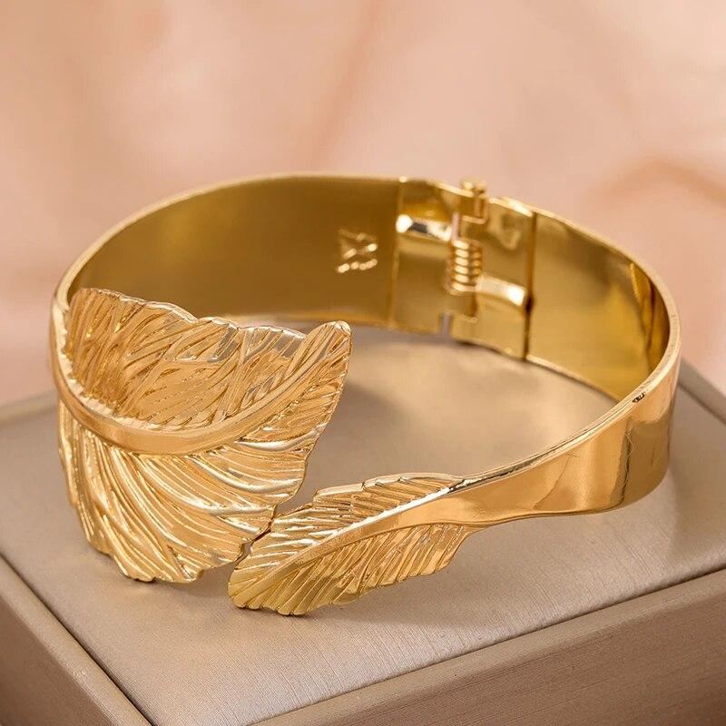 New Classic Shiny Rhinestone Bracelets Women Fashion Leaves Flower Bracelets Bangle for Female Bohemia Open Bangles Party Jewelry Punk Accessories