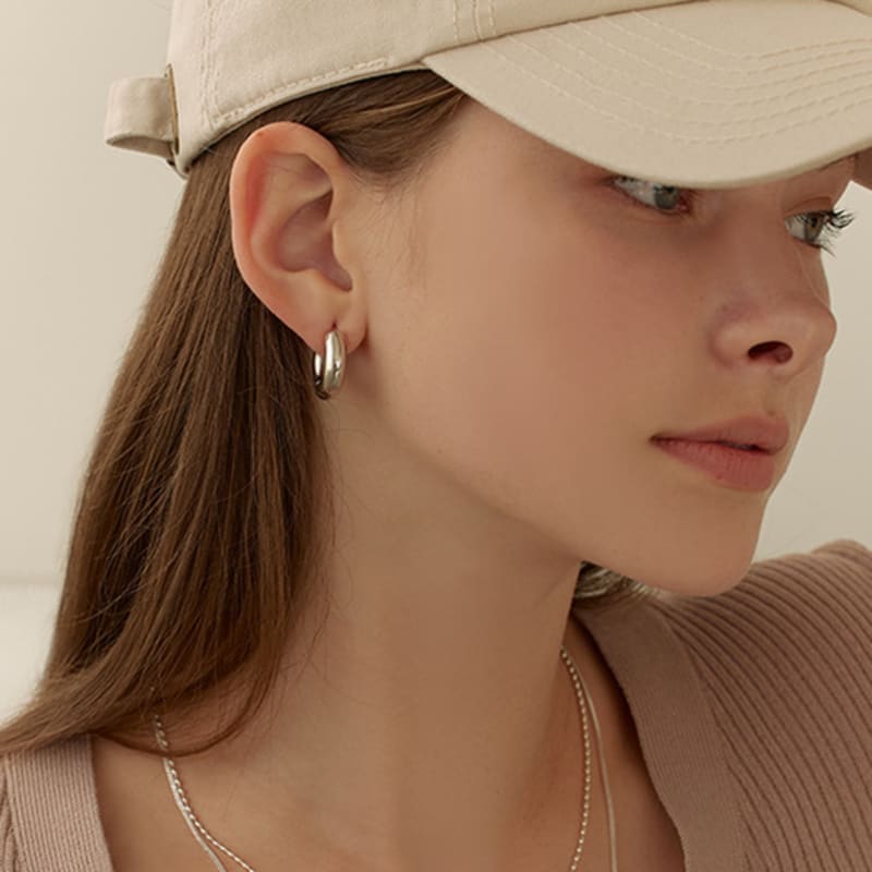 Lewe Volume Line Hoop Ring Earring