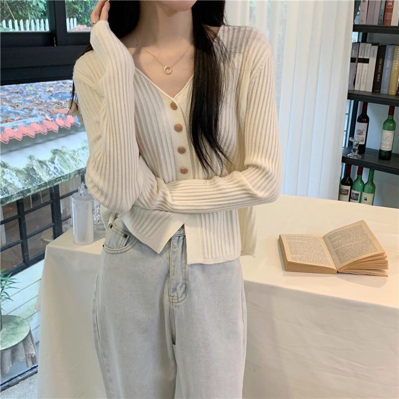 Early Spring Collar Knitted Sweater Women's Age-reducing Button Cardigan Long-sleeved Casual Fashion High-end Top