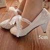 Scarpe da Sposa Bianca con Laccetti e Fiori Design Tacchi a Spillo con Perle Scarpe a Punta Tonda con Plateau Tacchi Alti Scarpe di Lusso per Ballo di Fine Anno Donna