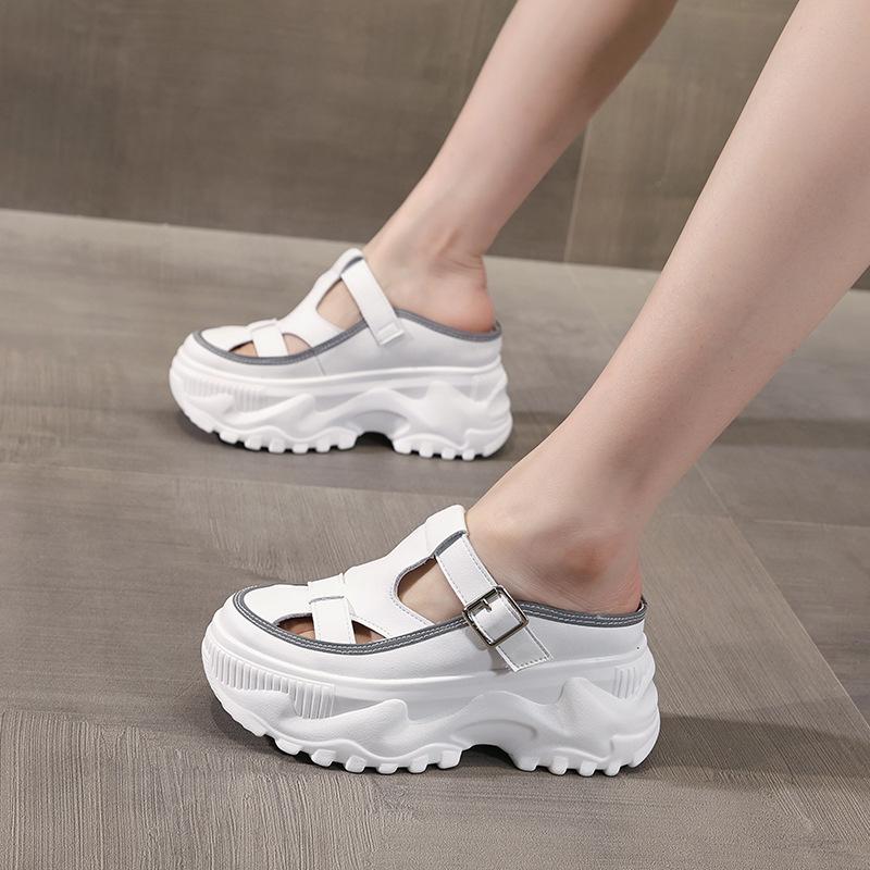 Sandálias de Plataforma Sapatos Femininos Chinelos com Aumento de Altura Interna Verão Feminino para Exterior Novo Sandálias Respiráveis de Couro de Vaca com Bico