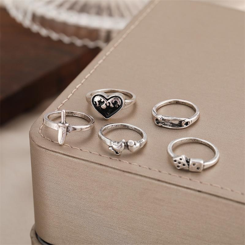 

Punk Gothic Poker Ring Set for Women Vintage Spades Ace Silver Color Plated Retro Rhinestone Charm Billiards Ring Finger Jewelry