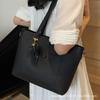 Commuter versatile large-capacity portable underarm bag women's new retro fashion tote bag shoulder messenger bag