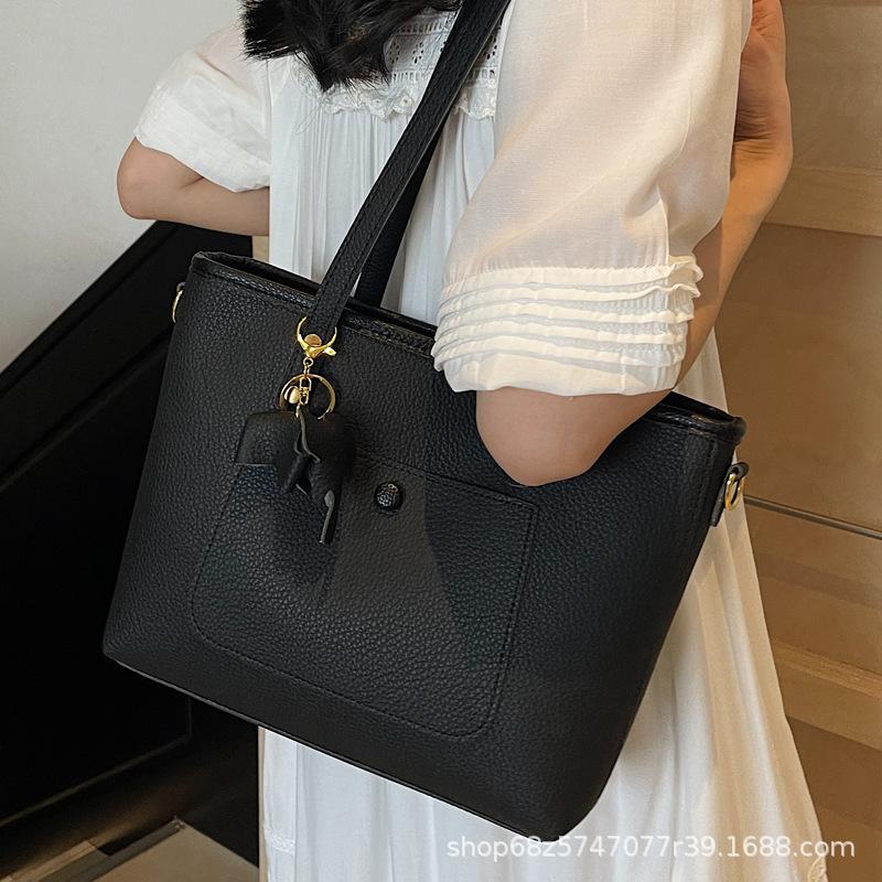 Commuter versatile large-capacity portable underarm bag women's new retro fashion tote bag shoulder messenger bag