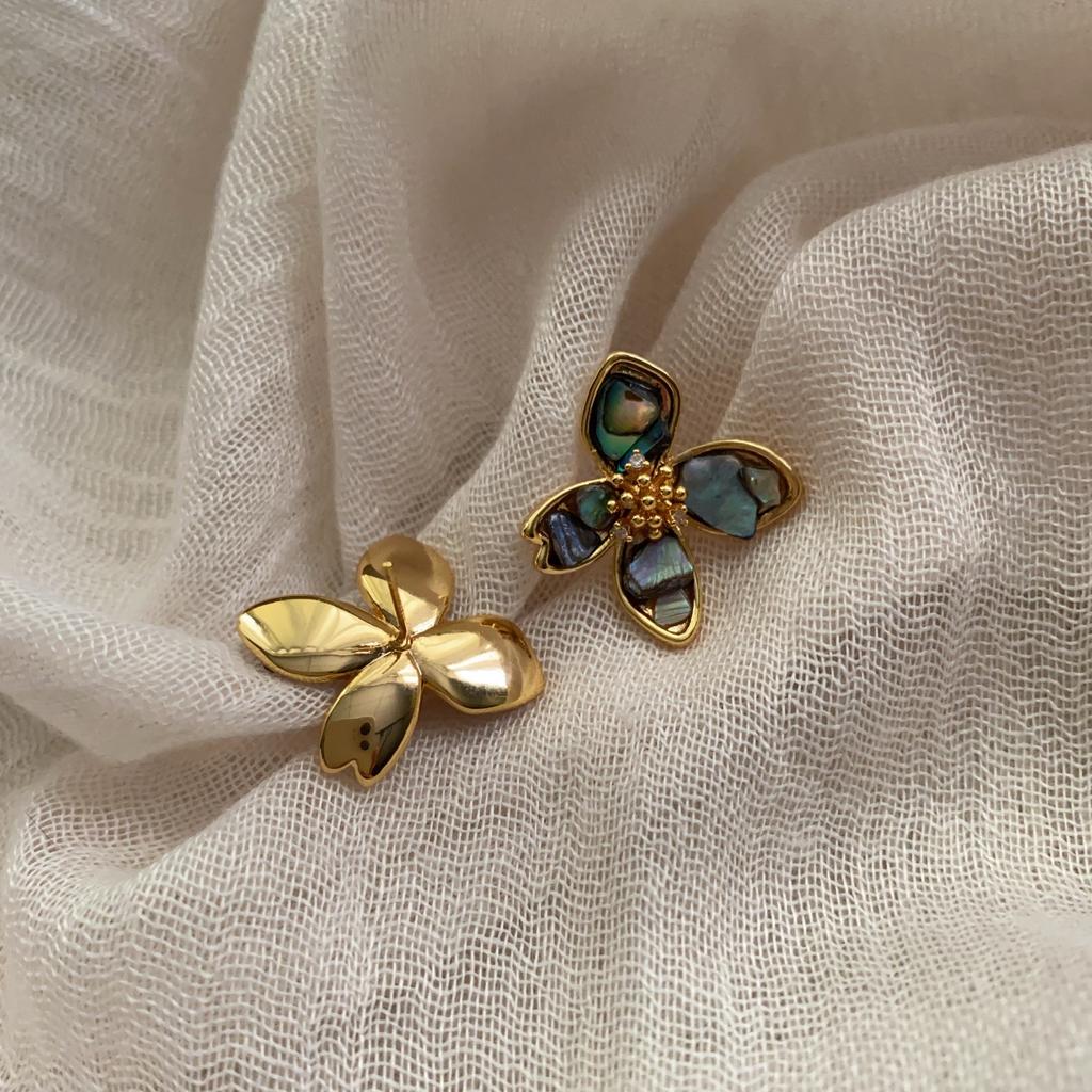 Natural Color Shell Blue Flower Stud Earrings French Retro Niche Design Earrings Elegant Temperament Light Luxury Earrings Women