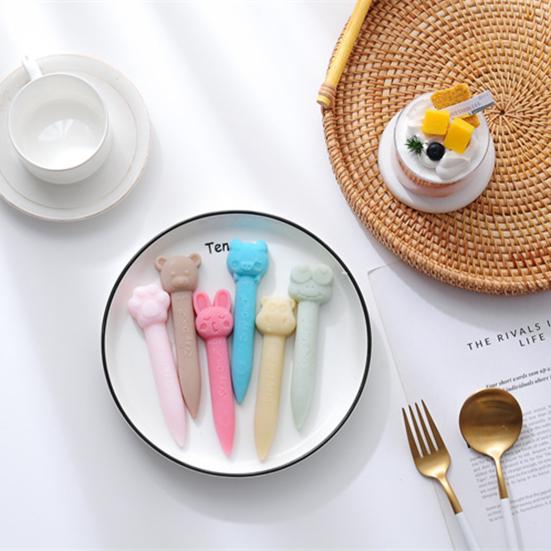 6 Cavity Cake Mold Non Stick Food Grade Reusable DIY Silicone Cartoon Animal Theme Crayon Shape Baking Stencil Kitchen Tool
