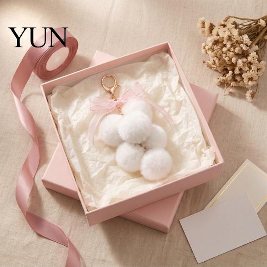 Grape Plushie Charm Plush Keychain for Handbags, Fuzzy Cluster Bag with Bow Bow, Decorative Fluffy Ball Keyring Backpacks and Purses Fruit