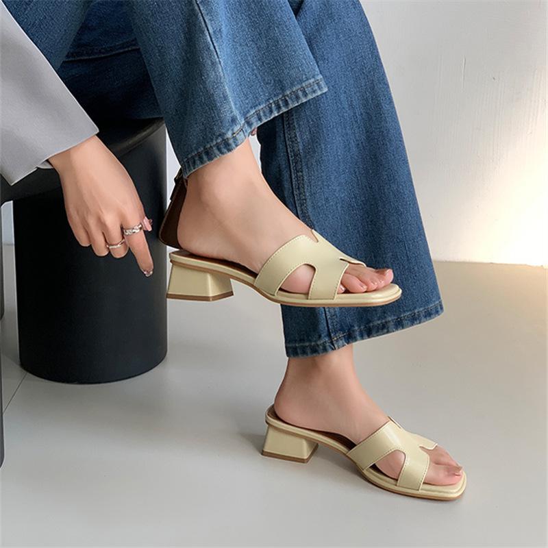 

Cool slippers women wear new temperament medium heel thick heel sandals women summer one pedal thin non-slip sandals 35 светло-желтого