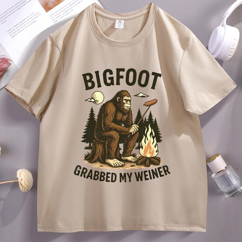 Bigfoot Grabbed My Weiner T Shirt Campfire Sasquatch Tshirt Bigfoot Camping Tshirt Breathable Casual Round Neck Male Tees