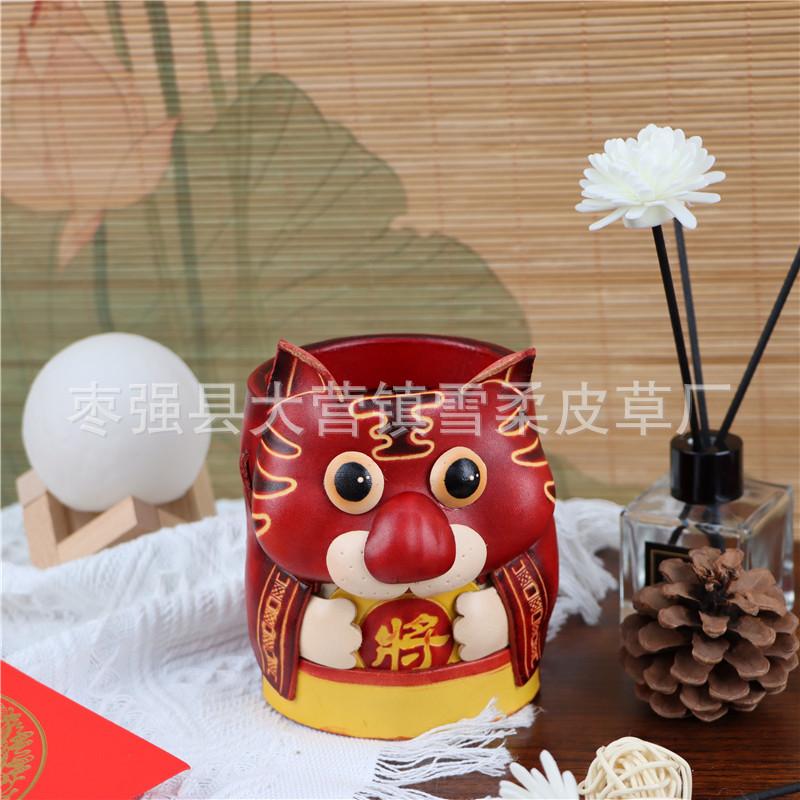 

First Layer Cowhide Tiger Pen Holder Office Desktop Ornament Zodiac Tiger Creative Storage Bucket Children S Gifts красный