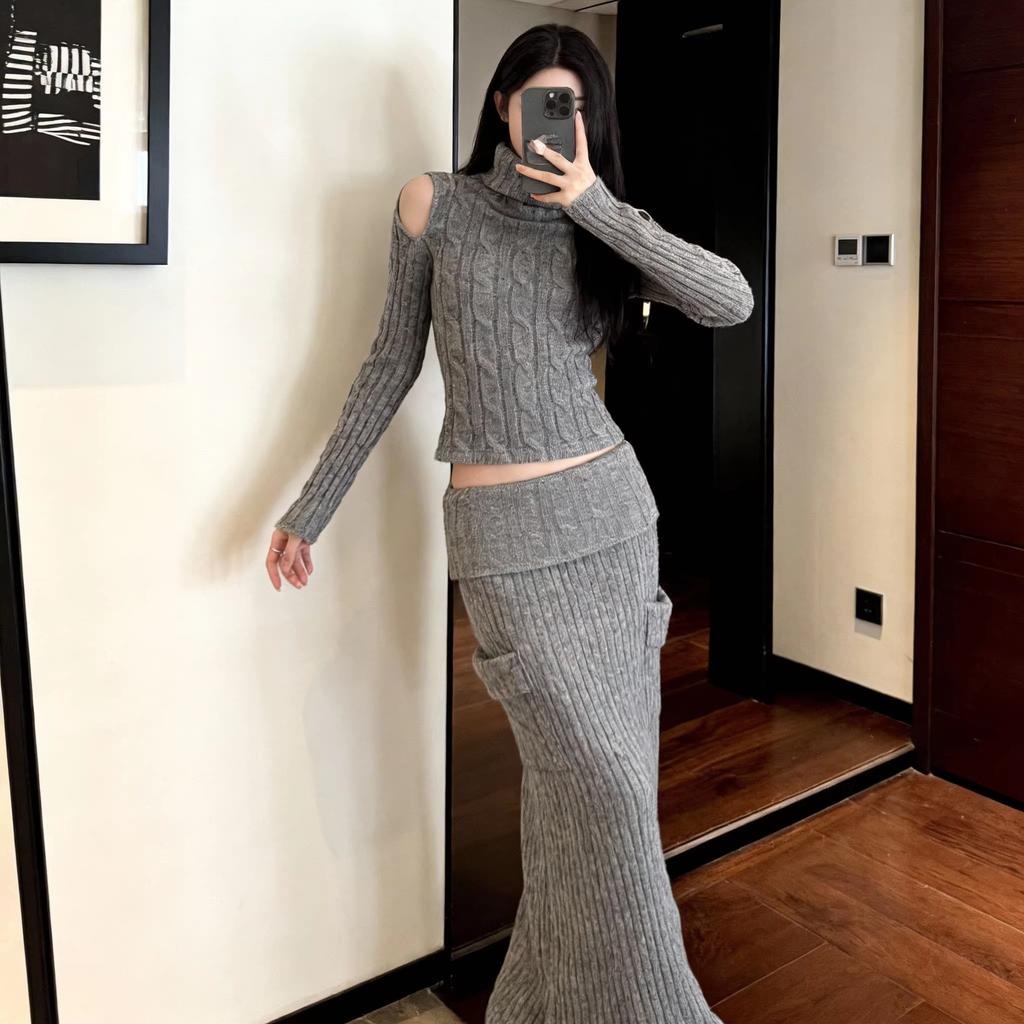 Twist Knitted Off-the-shoulder Suit Women's Early Spring Gray Long-sleeved Top Skirt Two-piece Set Soft Waxy Skin-friendly Elastic