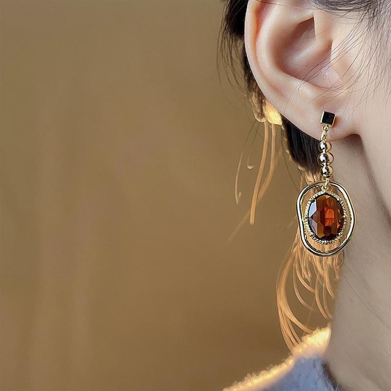 French Vintage Crystal Drop Earrings for Women Luxury Jewelry Temperament Metal Earring Asymmetric Design Gifts
