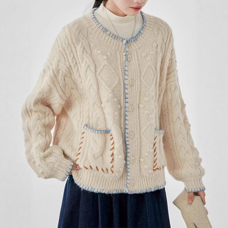 2025 AutumnWinter New Korean Knitted Sweater Handmade Color Contrast Sweet Fresh Gentle Heavy Industry High Quality Sweater Women s Coat 3159₽