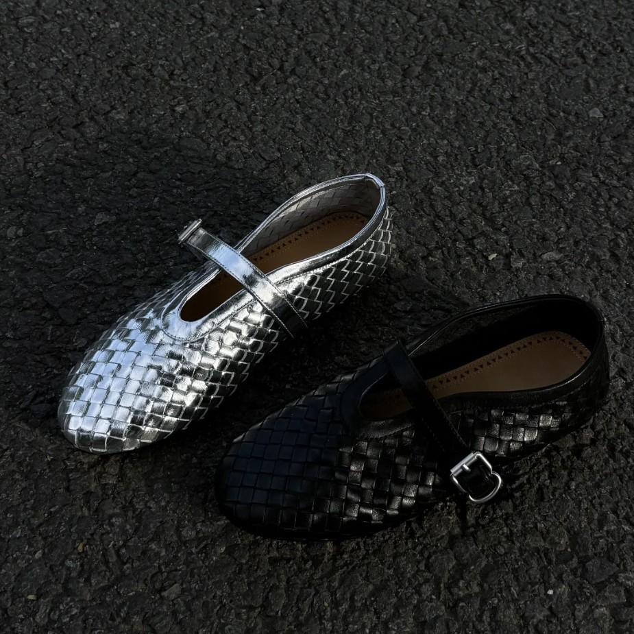 

Inner heightening French shallow mouth Mary Jane shoes women s woven grandma shoes retro flat shoes 40 серебряный