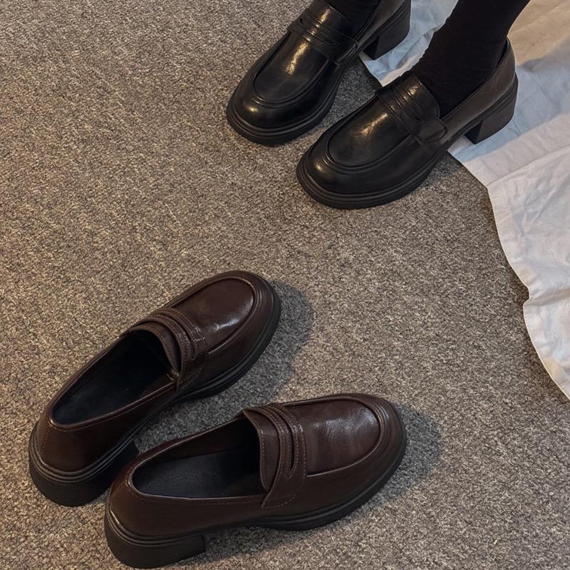 Retro Chunky Round-toe Flats - Relaxed, Comfortable and Simple Shoes