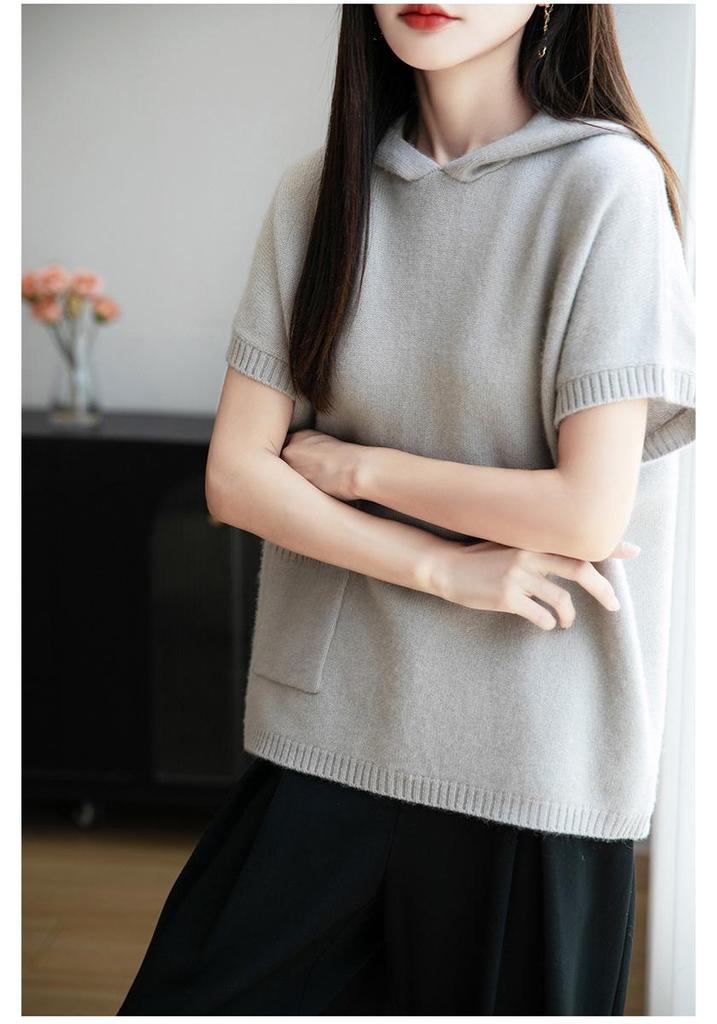 Early Autumn Women's Hooded Vest: 100% Pure Wool, Seven-Stitch, Short Sleeve, Pocket Design, Layering Sweater