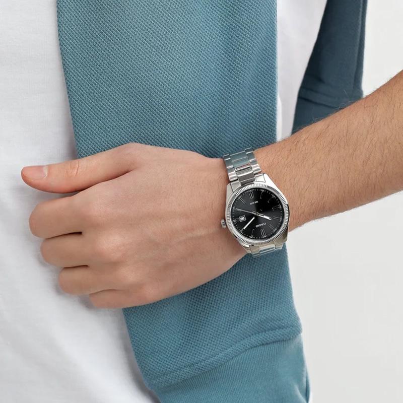 Casio CASIOSTANDARD series classic, simple, exquisite and fashionable, quartz movement, stainless steel strap, Japanese and Korean MTP-E505D-1AV