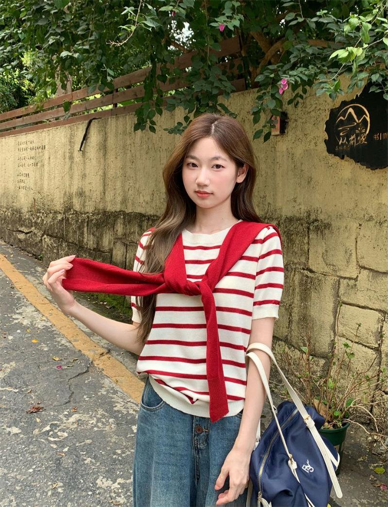 Contrasting striped short-sleeved knitted sweater for women, summer new casual wear with shawl, loose and thin top ins for women One size fits all красный