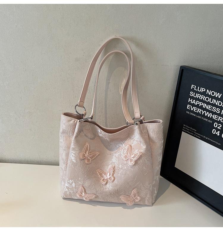 

New Chinese style national style large-capacity bag women s 2025 summer new fashion commuting to work shoulder tote bag