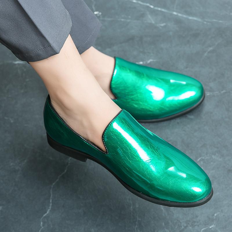 New Mens Patent Leather Shoes Fashion Glitter Green Loafers Shoes Men Casual Moccasin Shoes Man Slip On Flats mocasines hombre