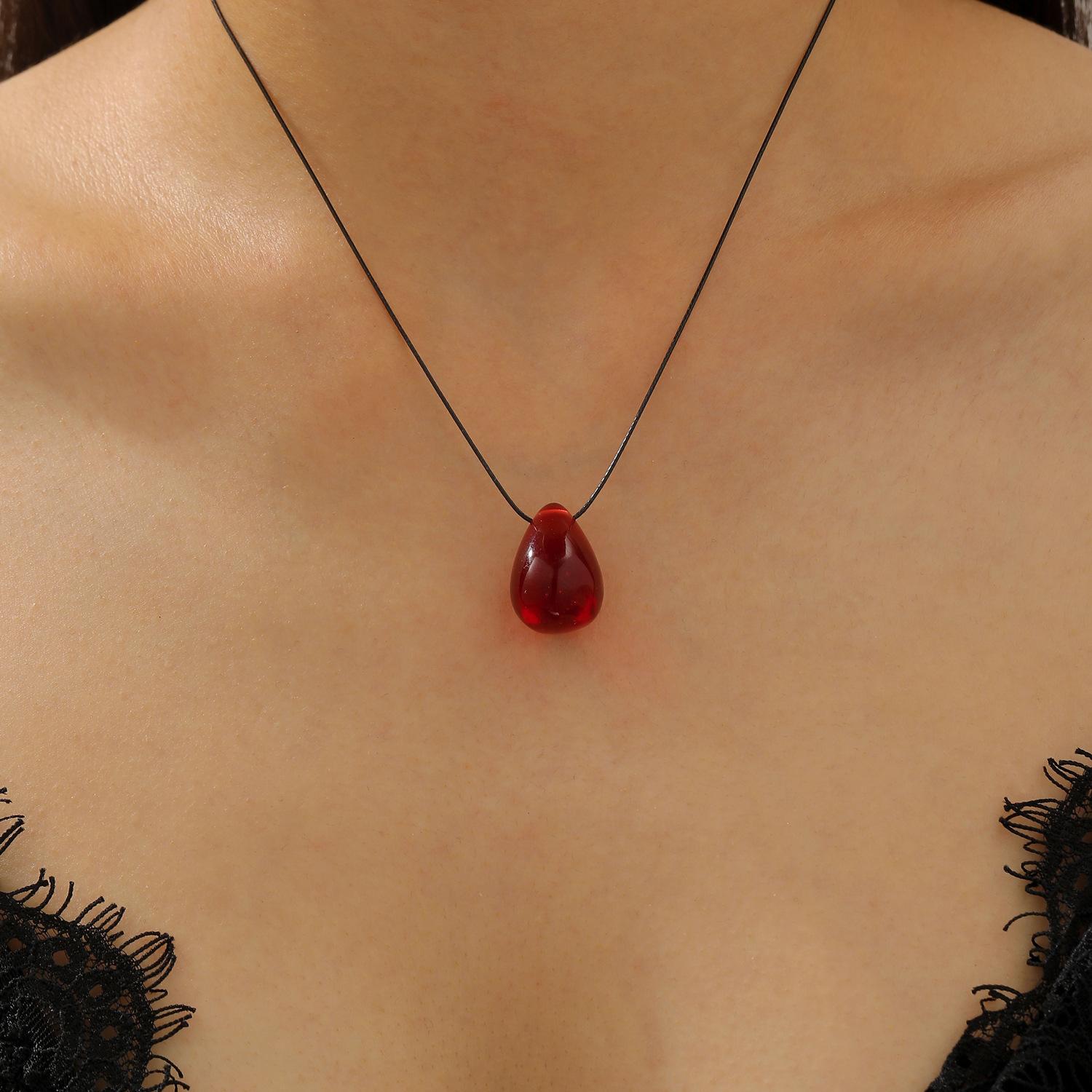 

2026 style simple geometric red water drop pendant necklace resin stacked wearing personalized niche collarbone chain accessories neck chain
