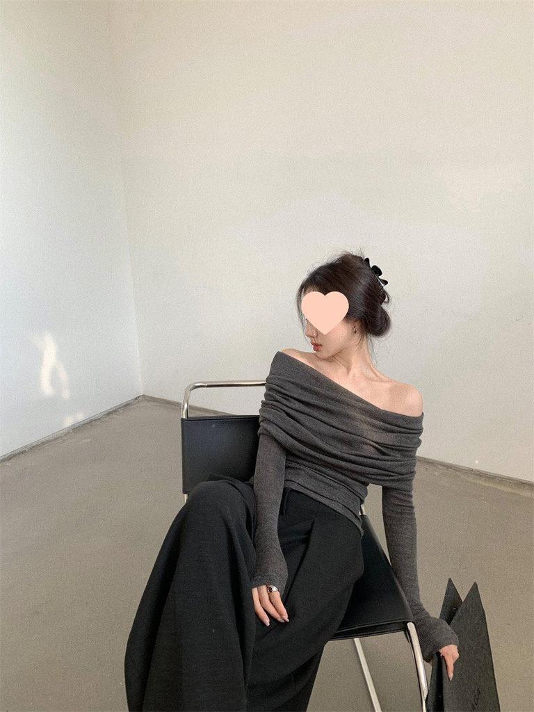 Women's French Off-Shoulder Slim Knit Top: Spring/Autumn Pleated Design