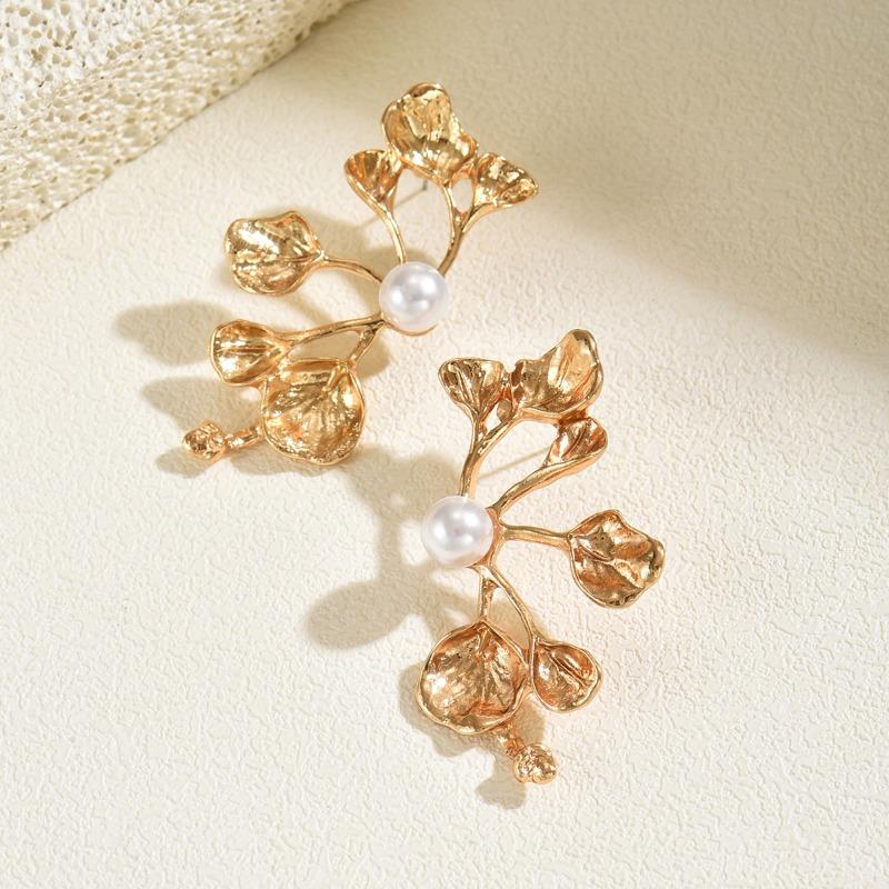 Imitation Pearl Earrings Retro Long Gold Leaf Earrings Cold Wind Exaggerated Geometric Stud Earrings