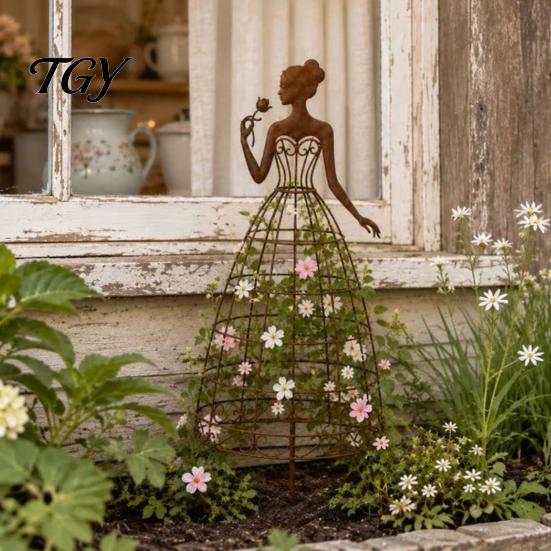 Künstlerische Pflanzenstütze für Sträucher, Vintage Lady Garten-Rankgitter-Pfahl, Rustikale Kunst-Dekoration für den Hof, Elegante Frauen-Silhouette, Weiblicher Pfahl für Kletterpflanzen