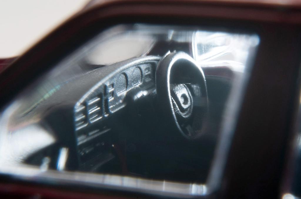 Tomica Limited Vintage Neo Toyota Hilux 4WD Pickup Double Cab SSR Red 1991 Kompletní produkt 316893 1/64 LV-N256a