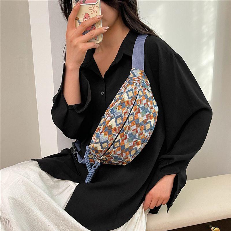 Retro Walking Running Sports Chest Bag Bag Bag 2025 Crossbody Bag New High-quality Niche Mobile Phone Belt Bag