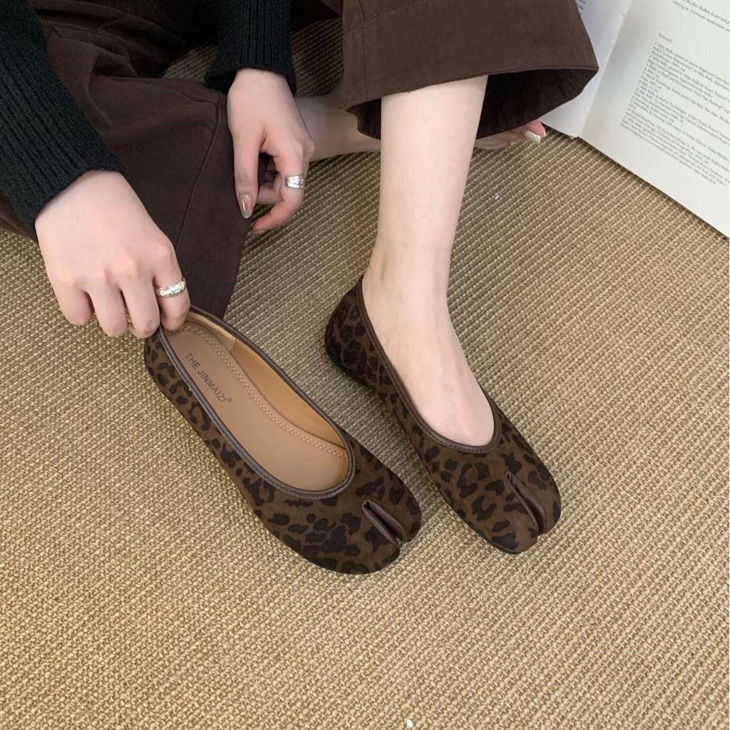 2025 New Autumn and Winter Suede Leopard Print Toe Flat Bottom Shallow Mouth Foot Cover Versatile Soft Sole Doudou Pregnant Women's Single Shoes