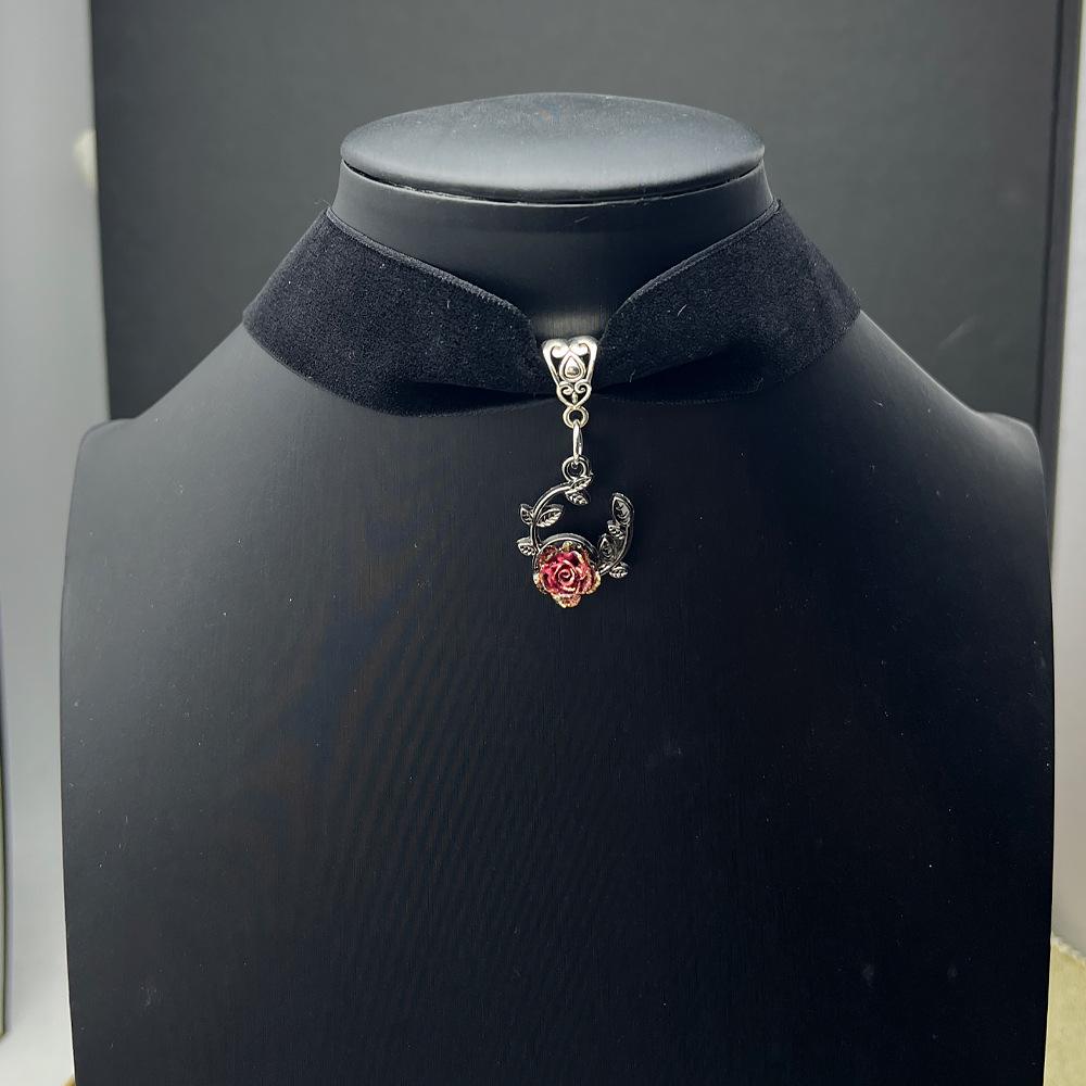 

Gothic Velvet Rose Cross Choker Necklace in Y2K Retro Style