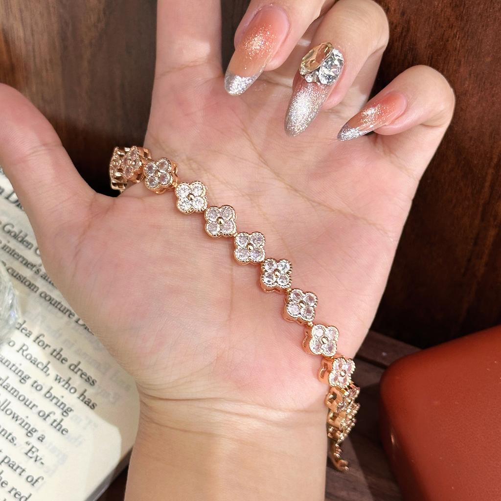 New Full Diamond Four-leaf Clover Bracelet High Luxury Old Money Style Retro Colored Flower Bracelet