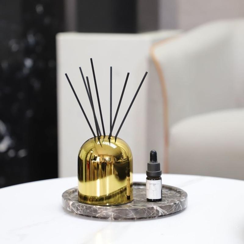 Leichter Luxus Gold Metall Aromatherapie Flasche leere Flasche Wohnzimmer Garderobe Waschbecken Aromatherapie Diffusor Flasche