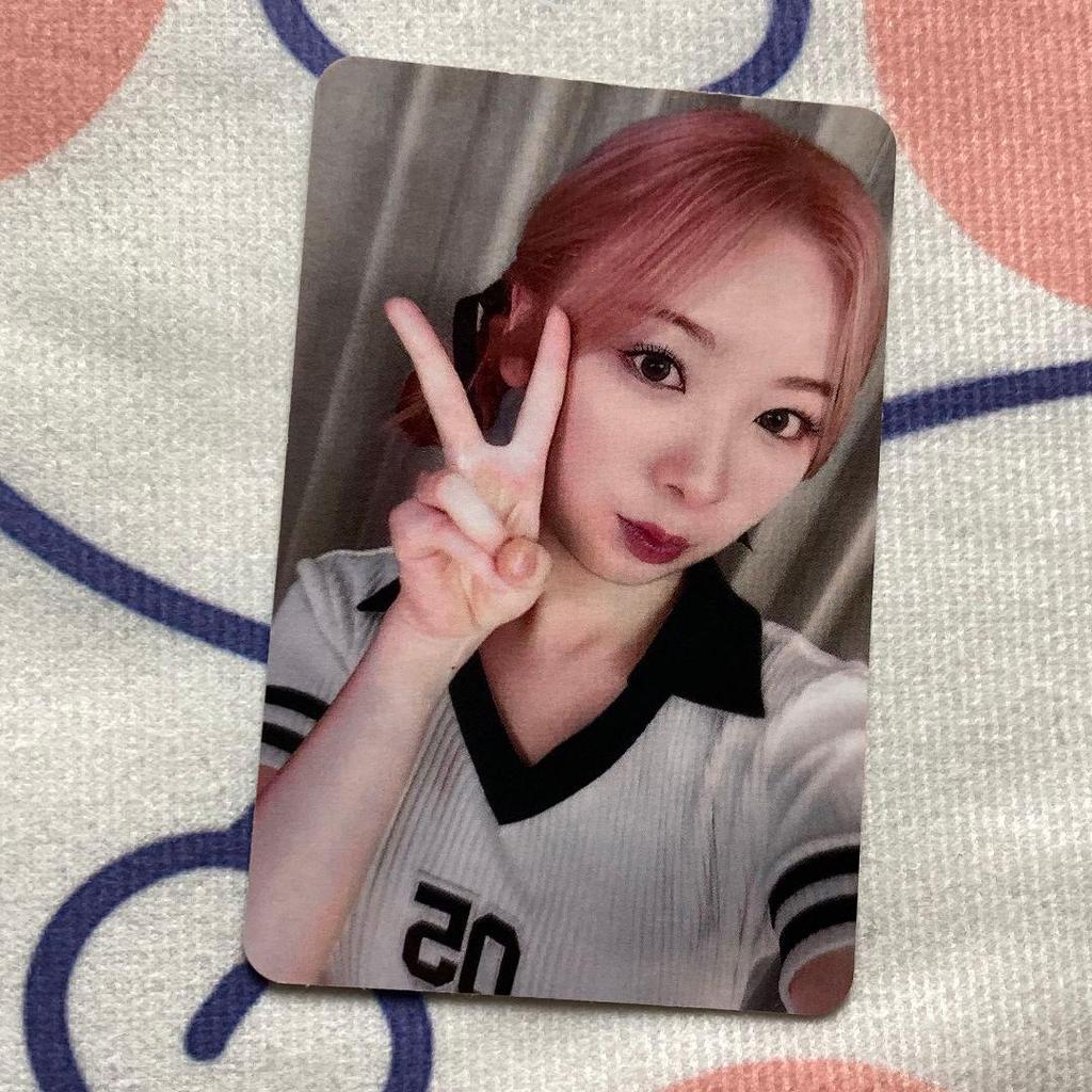 [USED] Korea NiziU Miihi All Attendance HEARTRIS Limited Trading Card