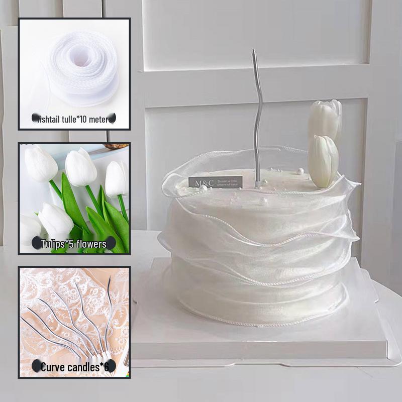 Minimalistischer Tulpen-Kuchenaufsatz mit frischen Blumen und Band für den Muttertag oder Geburtstag