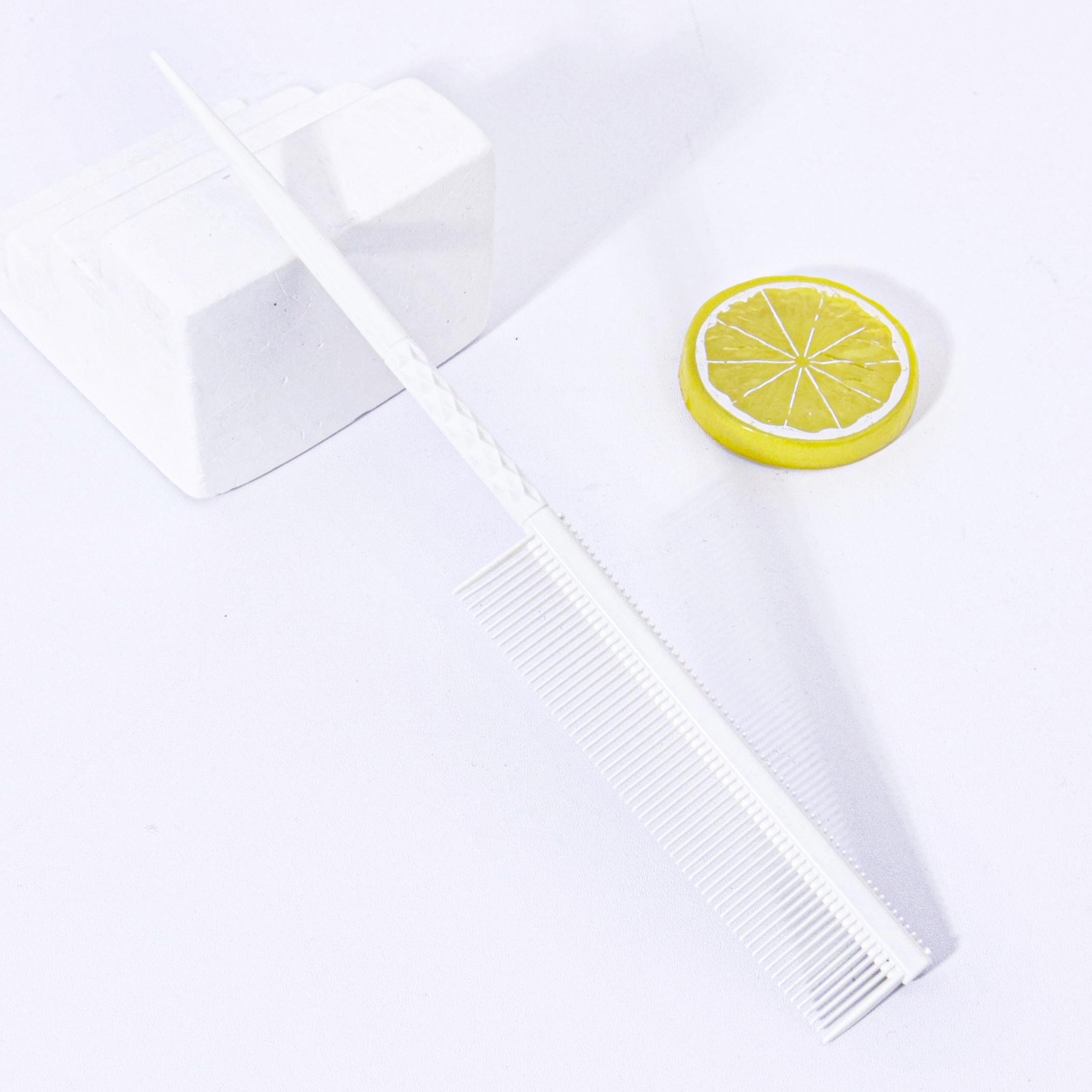 

1pcs shaped pointed tail comb, anti-static plastic styling brush for dyeing and combing,Special for real hair wigs