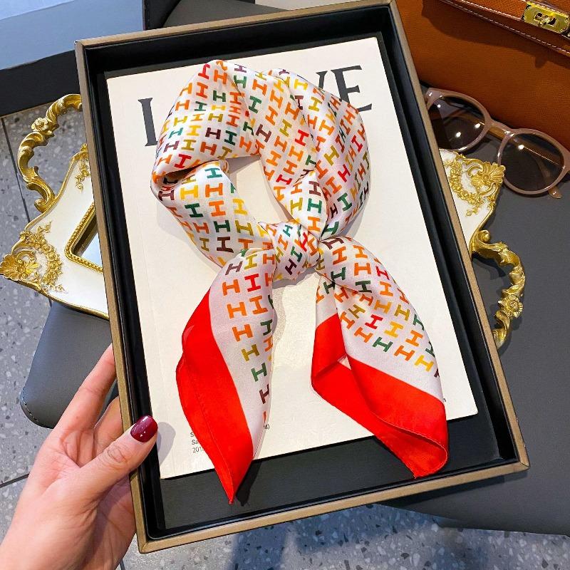 Zhang Ruonan silk scarf women's spring and summer new fashion retro accessories scarf neck high-end small square scarf