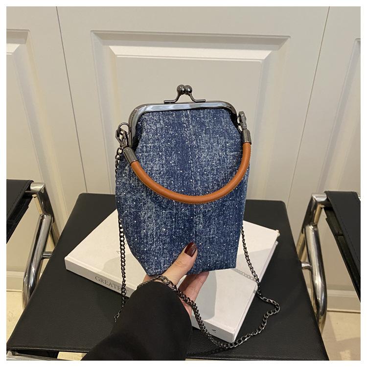 

2025 новый джинсовый литературный и художественный большой вместимости в иностранном стиле, дорожный, с цепочным замком, вертикальная портативная сумка-мессенджер для мобильного телефона темно-синий