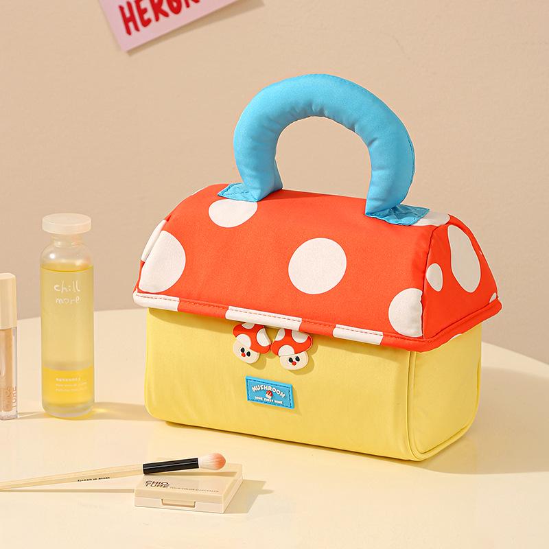 Niedliche Cartoon-Pilz Make-up-Tasche - Damen Große Kapazität Tragbare Oxford-Stoff Handheld Aufbewahrungstasche