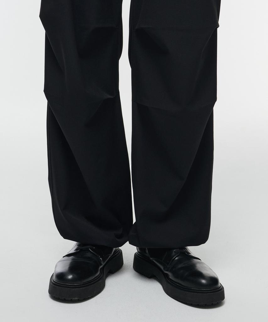 MUSINSA STANDARD Parachute Banding Slacks [Black]