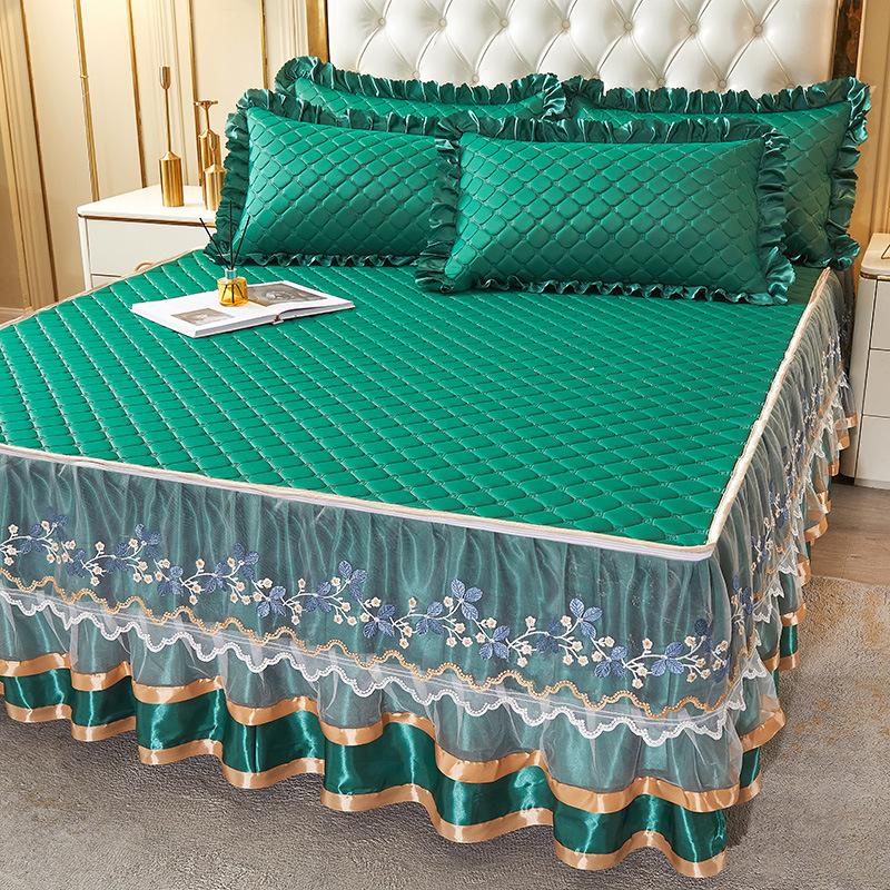 

Латексный комплект из трех предметов: летний коврик для сна, кружевная юбка для кровати, съемное покрывало, летний тканевый охлаждающий матрас, постельные принадлежности 150*200cm 3pcs