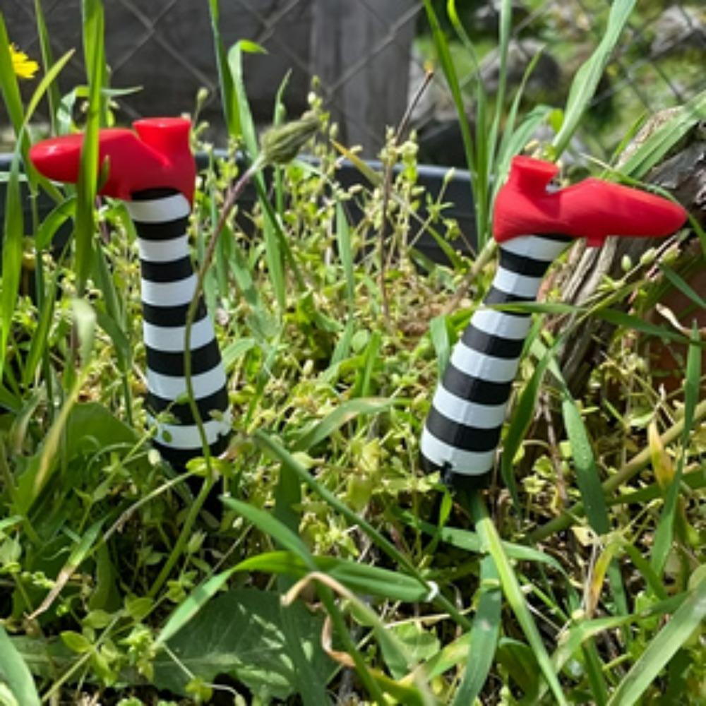1 pair of cake card witch legs, witch leg plant garden decoration, Gothic flowerpot fence card/potted plant courtyard lawn