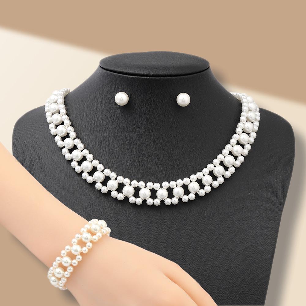 Elegant Rhinestone Flower and Faux Pearl Jewelry Set: Necklace, Earrings, Bracelet