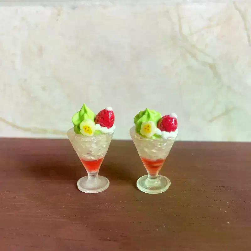 1/5 Piezas Miniatura Casa de Muñecas Pastel de Crema Postre Navideño Fresa Taza de Helado Juego de Simulación Cocina Para Niños Accesorios de Juguete