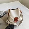 Retro Ctrast Color Crossbody Bag Women's High End Texture Commuter Wide Shoulder Strap Bags New Fashiable Bucket Handbags